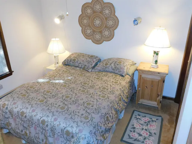 $2,100 | 43 Old Beach Circle, Unit A43, Grantham, NH 03753