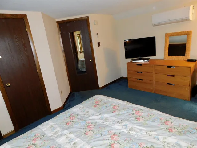 $2,100 | 43 Old Beach Circle, Unit A43, Grantham, NH 03753