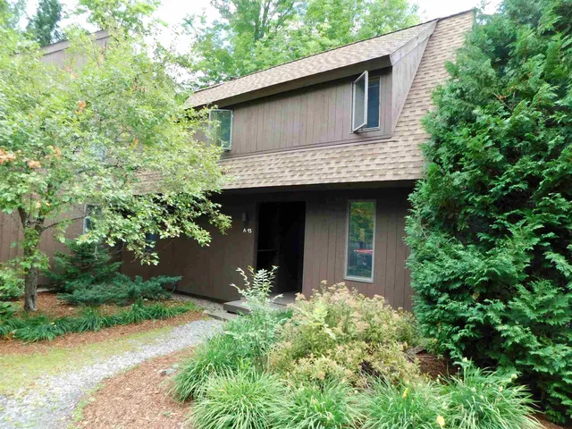 $2,100 | 43 Old Beach Circle, Unit A43, Grantham, NH 03753