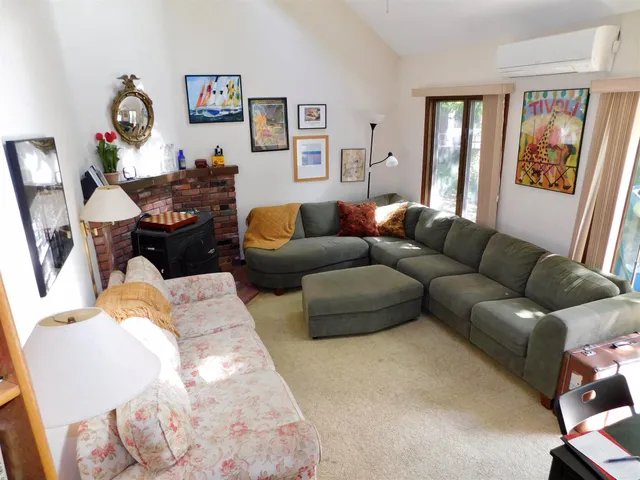 $2,100 | 43 Old Beach Circle, Unit A43, Grantham, NH 03753