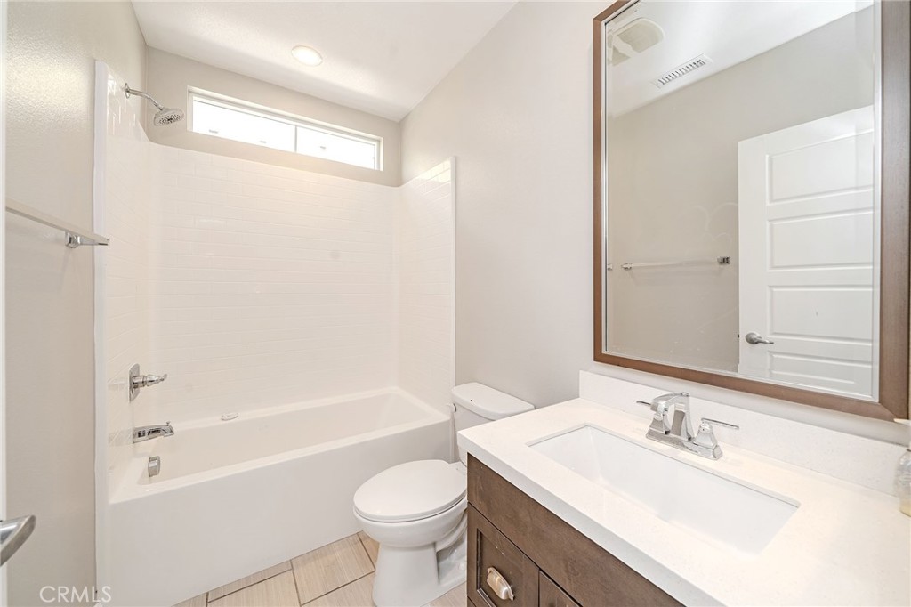 5829 Spring Street Buena Park, CA 90621 - Photo 15 of 34 2nd floor - Bathroom