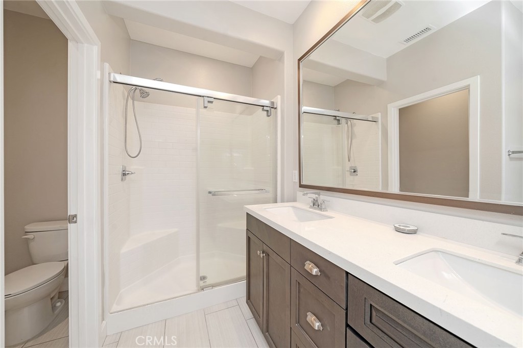 5829 Spring Street Buena Park, CA 90621 - Photo 23 of 34 3rd floor - Master bath