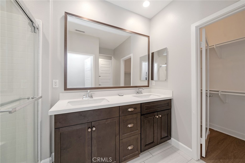 5829 Spring Street Buena Park, CA 90621 - Photo 24 of 34 3rd floor - Master bath