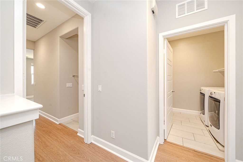 5829 Spring Street Buena Park, CA 90621 - Photo 25 of 34 3rd Floor - Laundry