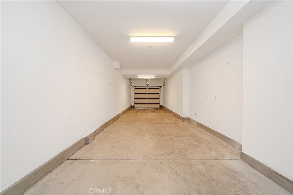 5829 Spring Street Buena Park, CA 90621 - Photo 26 of 34 Garage
