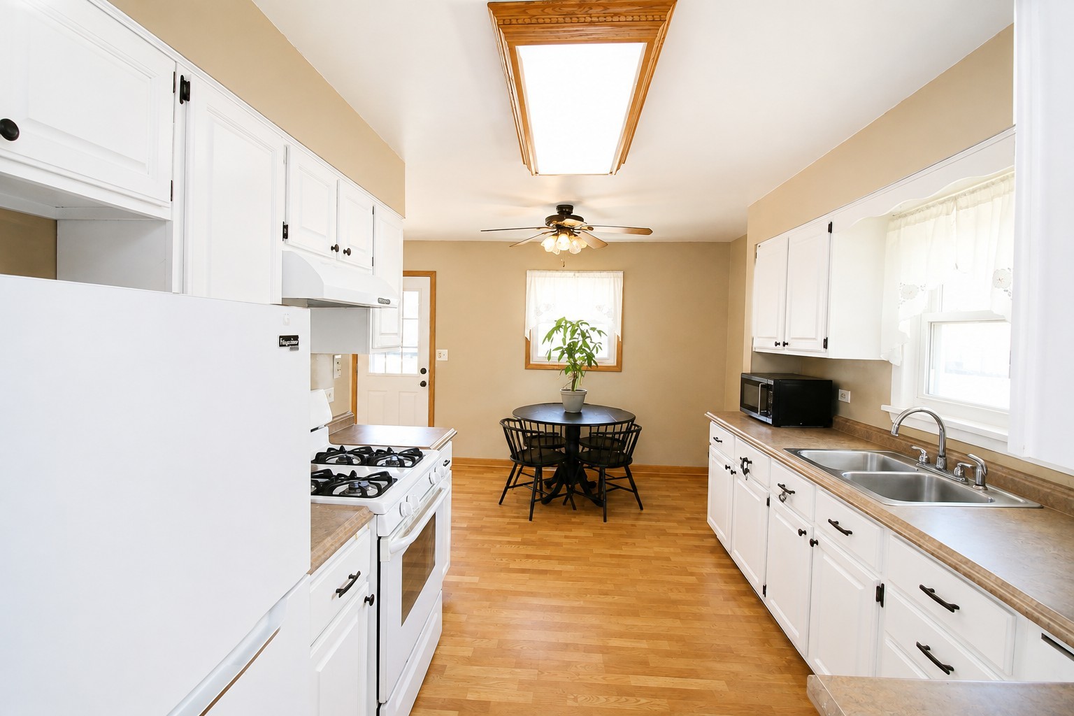 3209 North Cornell Road Waukegan, IL 60087 - Photo 11 of 28 Gallery Image 11
