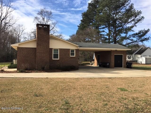 718 Poplar Street Faison, NC 28341 - Photo 12 of 15 Side