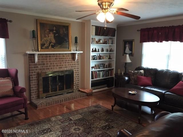 718 Poplar Street Faison, NC 28341 - Photo 2 of 15 Family