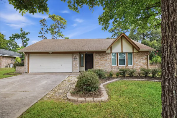 $1,725 | 182 Greenleaf Lane, Conroe, TX 77304