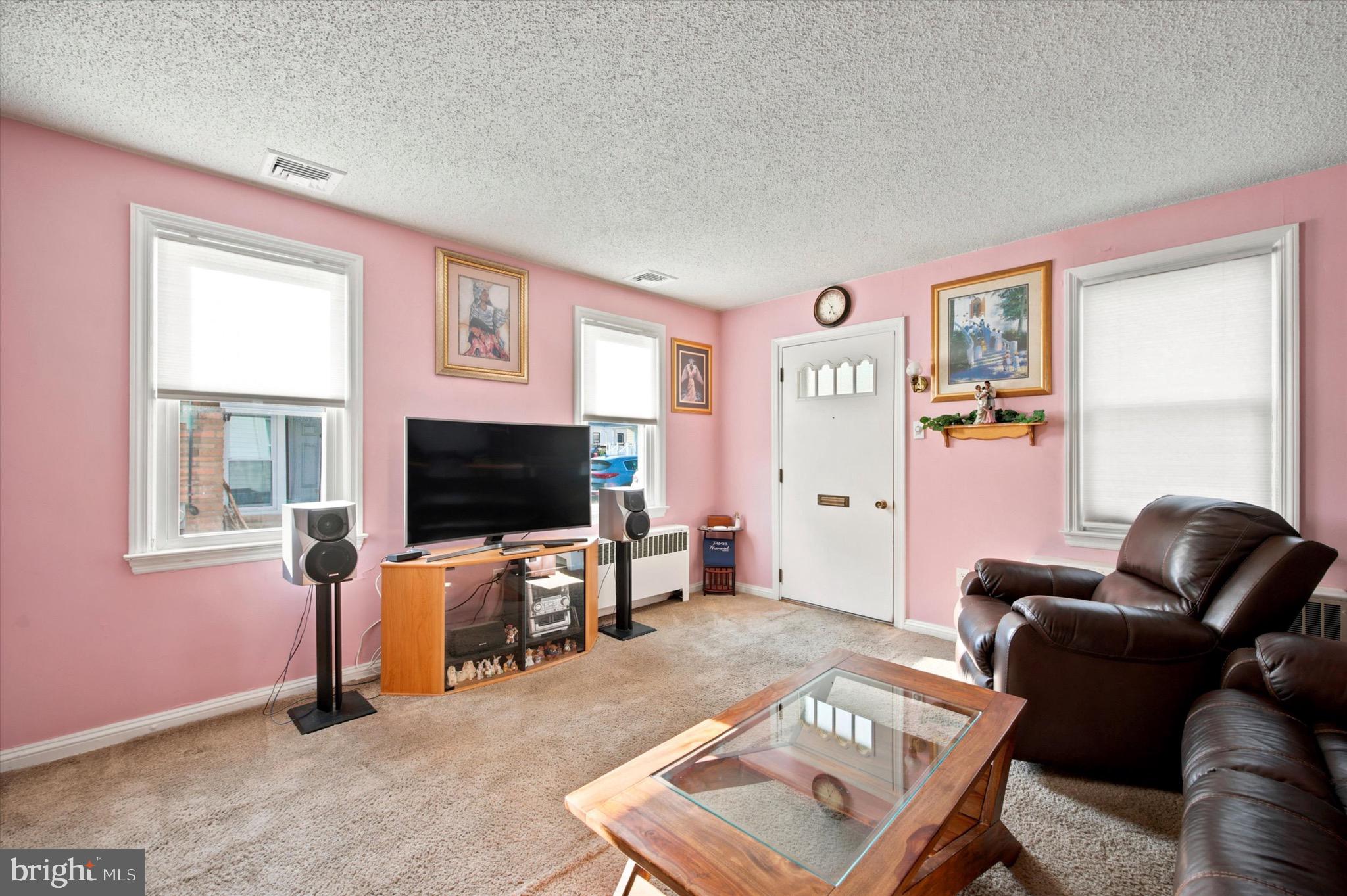 210 Walnut Road Wallingford, PA 19086 - Photo 4 of 30