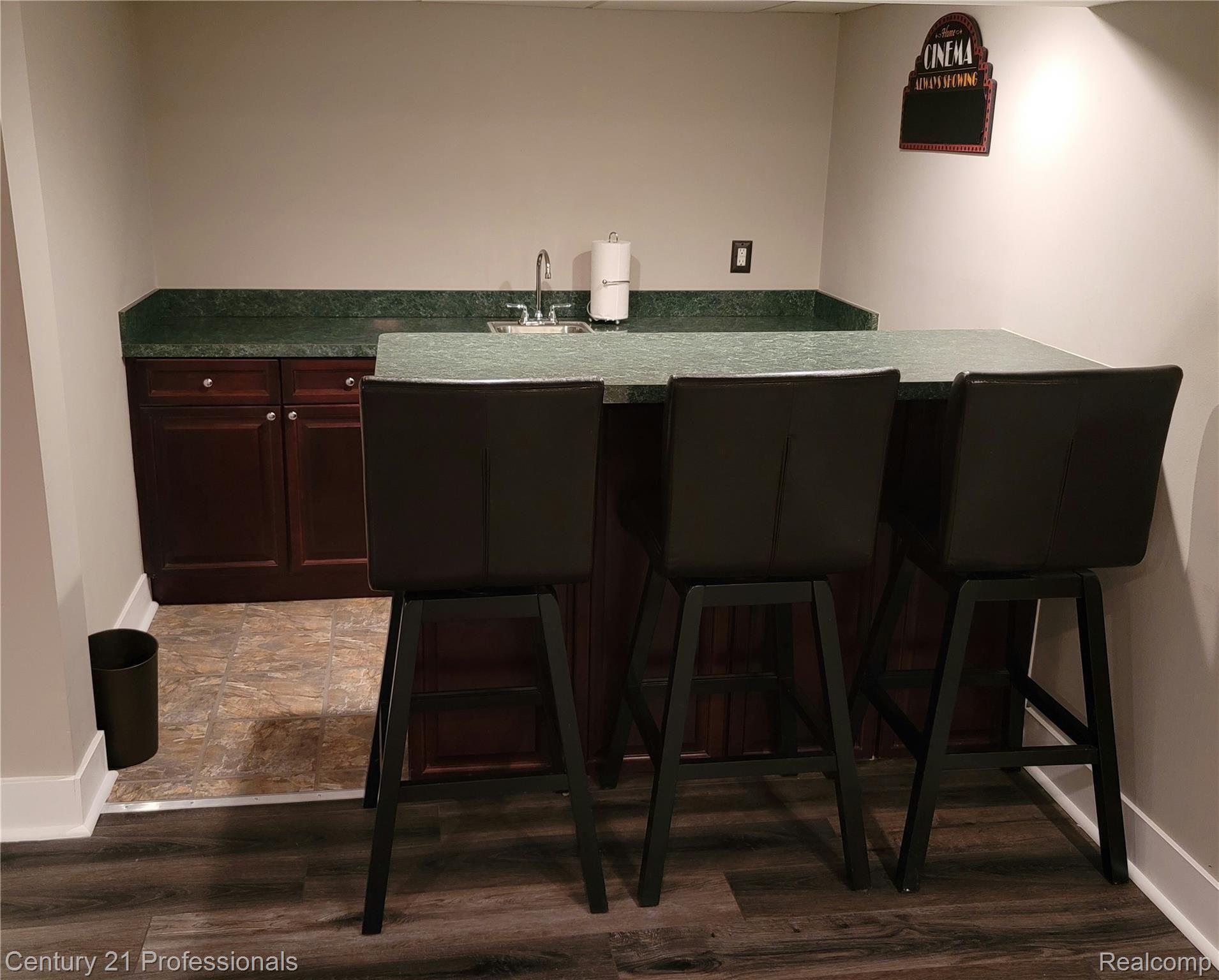 3329 Chester Road Royal Oak, MI 48073 - Photo 8 of 17 4.jpg