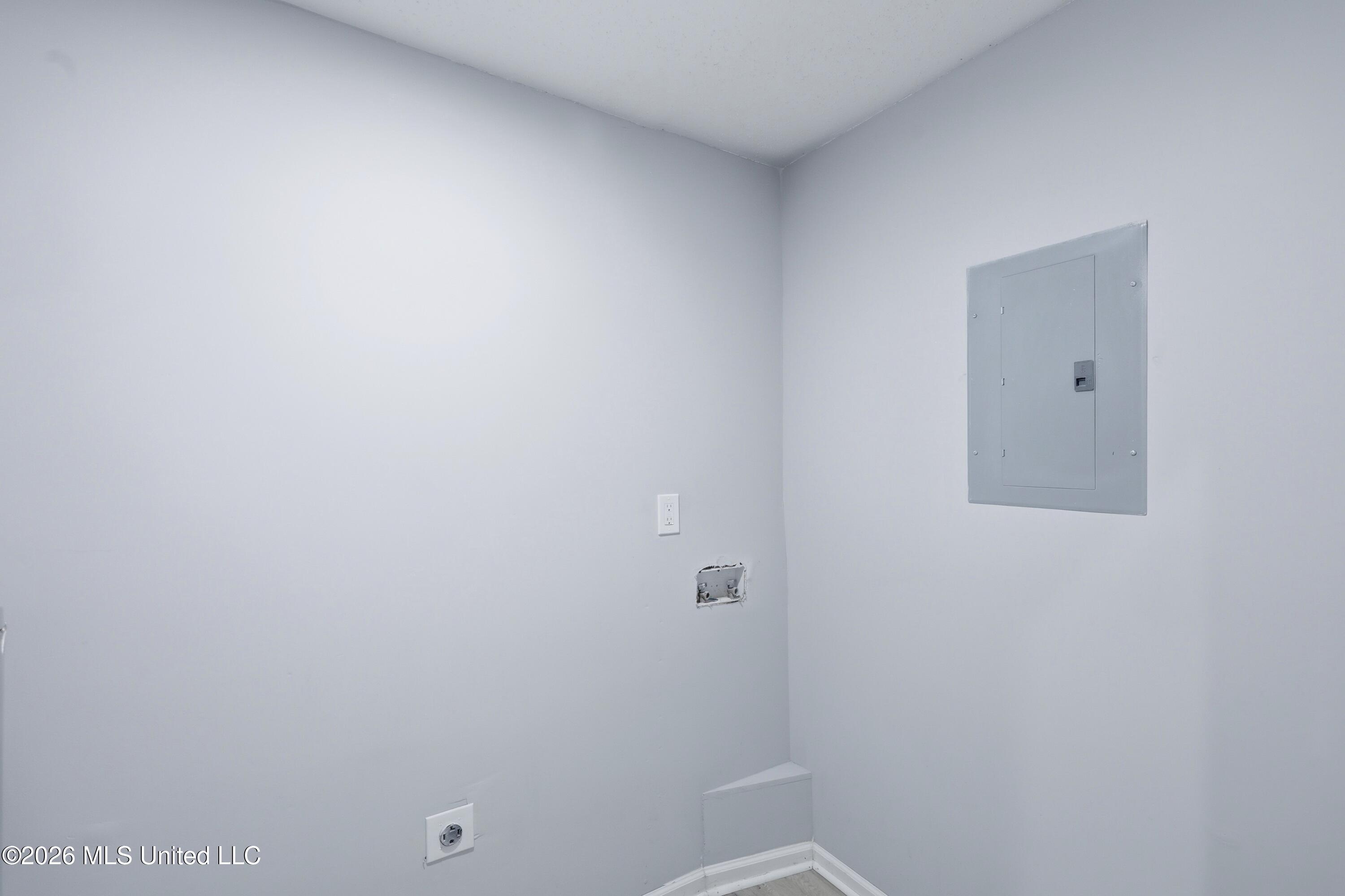 1392 Old Lake Road Brandon, MS 39042 - Photo 10 of 16 Laundry Room