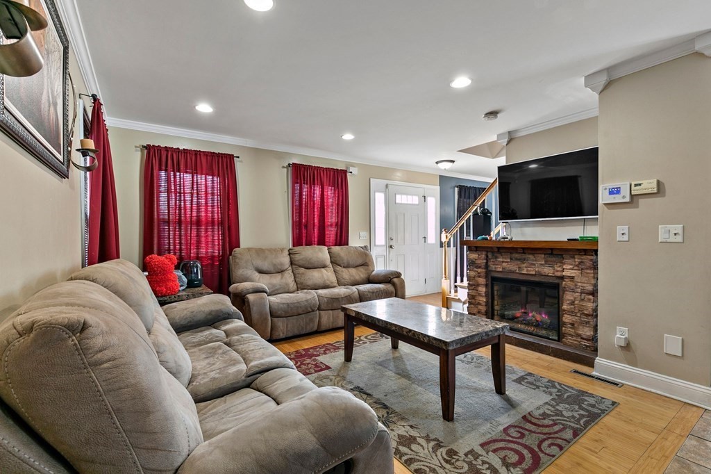 46 Pearson Drive Springfield, MA 01119 - Photo 4 of 31
