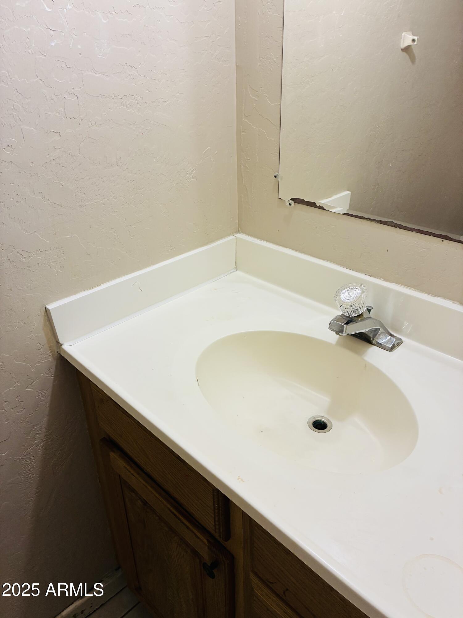 Undisclosed Address Tempe, AZ 85282 - Photo 10 of 23 a bathroom with a bathtub