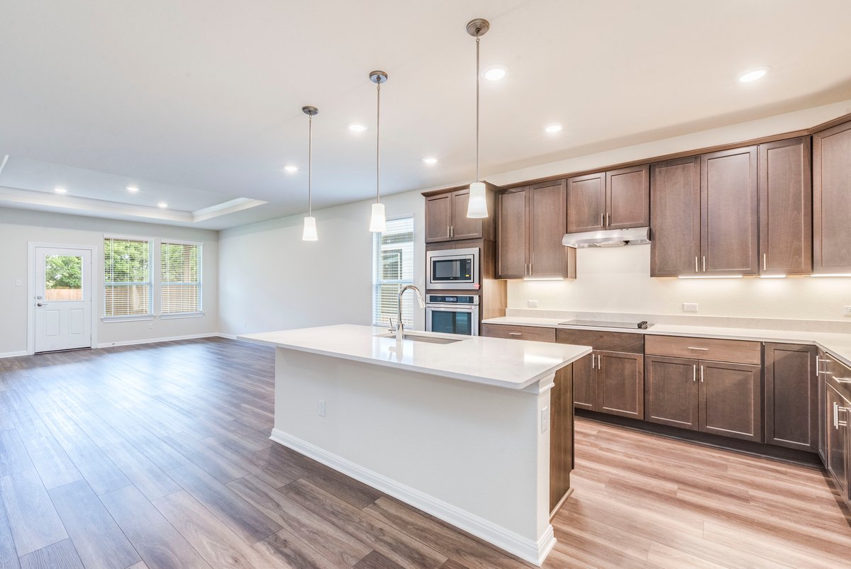 9108 Spire View Austin, TX 78744 - Photo 7 of 30