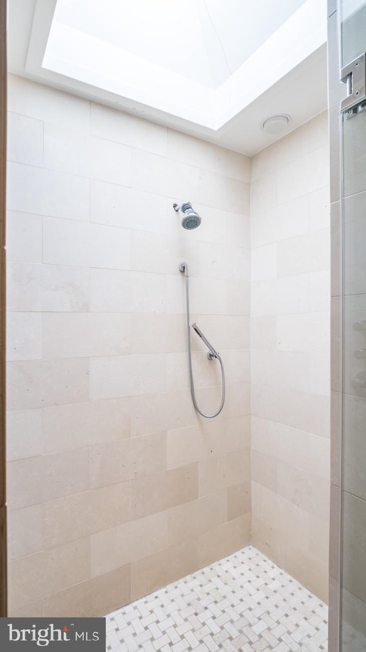 3500 P Street Northwest Washington, DC 20007 - Photo 13 of 15 a bathroom with a shower