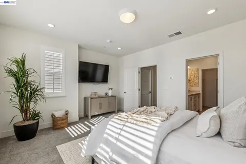 $1,032,000 | 28957 Ashwell Avenue, Hayward, CA 94544