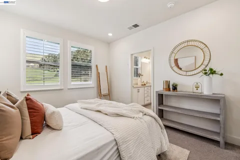 $1,032,000 | 28957 Ashwell Avenue, Hayward, CA 94544