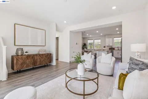 $1,032,000 | 28957 Ashwell Avenue, Hayward, CA 94544