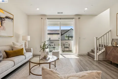 $1,032,000 | 28957 Ashwell Avenue, Hayward, CA 94544