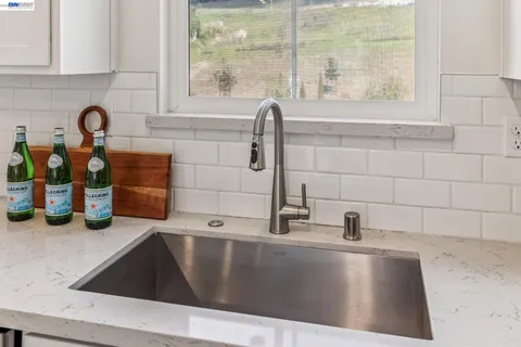 $1,032,000 | 28957 Ashwell Avenue, Hayward, CA 94544