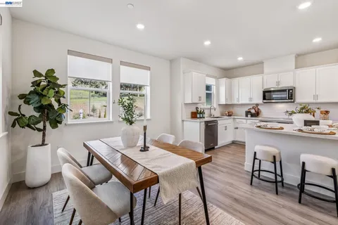 $1,032,000 | 28957 Ashwell Avenue, Hayward, CA 94544