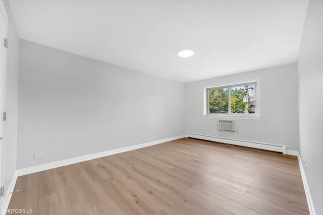 $249,900 | 1640 West Sherwin Avenue, Unit 3B, Chicago, IL 60626