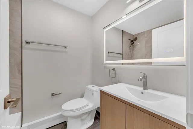 $249,900 | 1640 West Sherwin Avenue, Unit 3B, Chicago, IL 60626