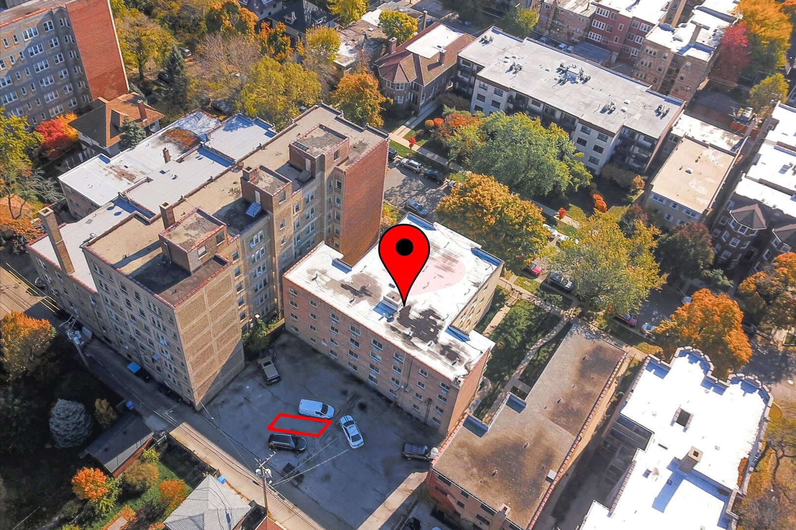 1640 West Sherwin Avenue, Unit 3B Chicago, IL 60626 - Photo 27 of 28 an aerial view of a house with swimming pool