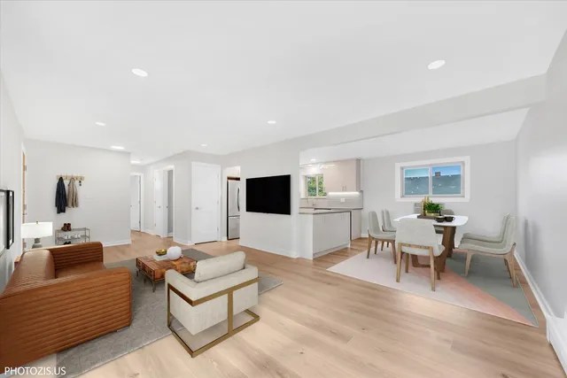 $249,900 | 1640 West Sherwin Avenue, Unit 3B, Chicago, IL 60626