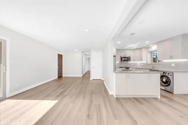 $249,900 | 1640 West Sherwin Avenue, Unit 3B, Chicago, IL 60626