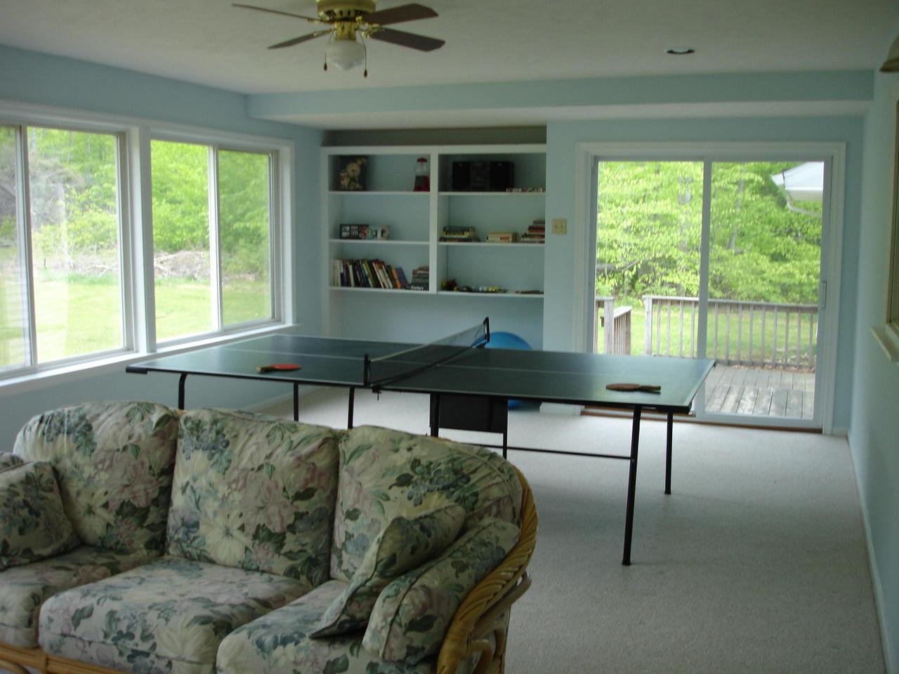 205 Ross Road Tobyhanna, PA 18466 - Photo 12 of 17 Family/Sun Room W/ Bookcases