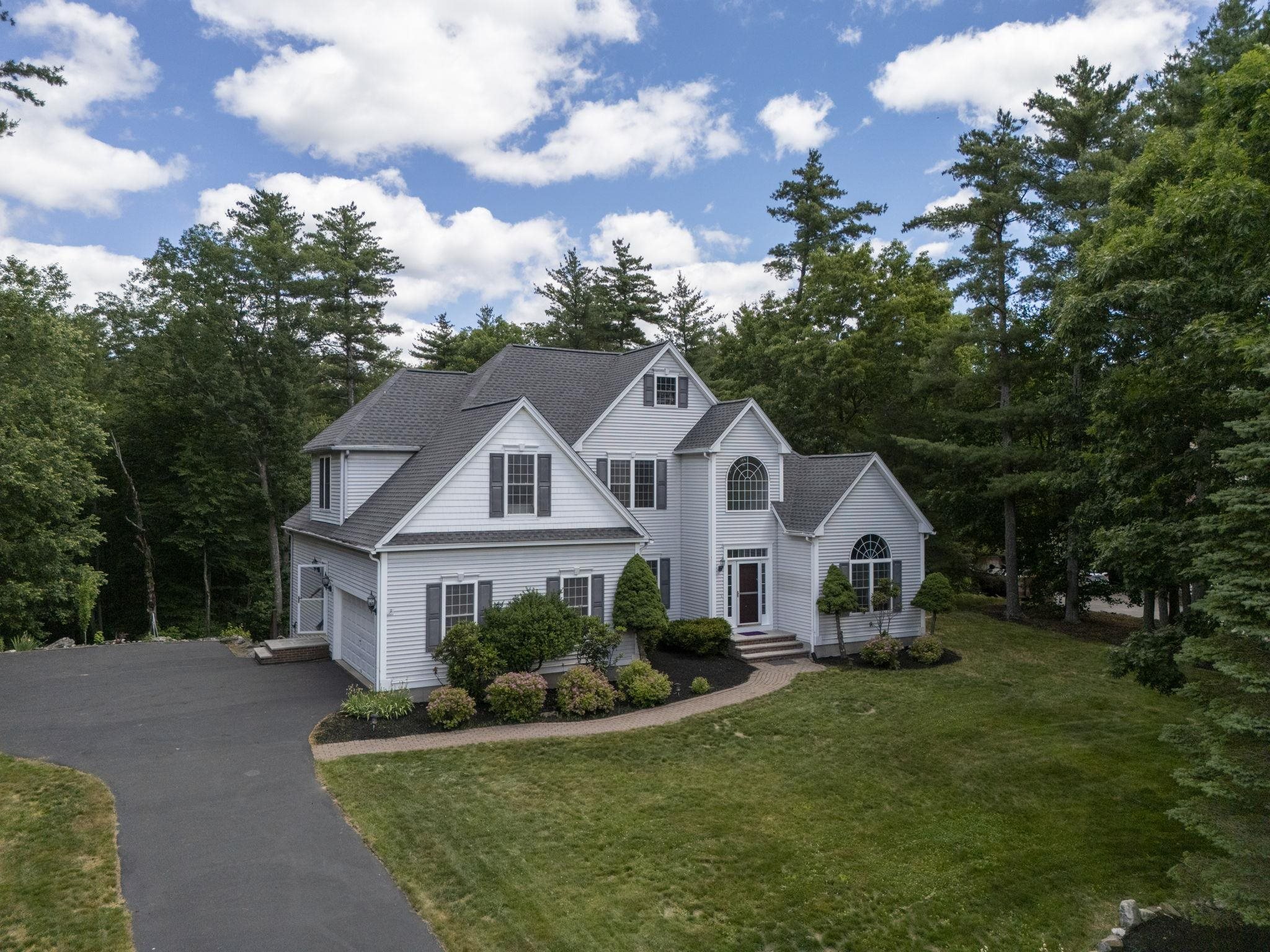 84 Searles Road Windham, NH 03087 - Photo 2 of 54