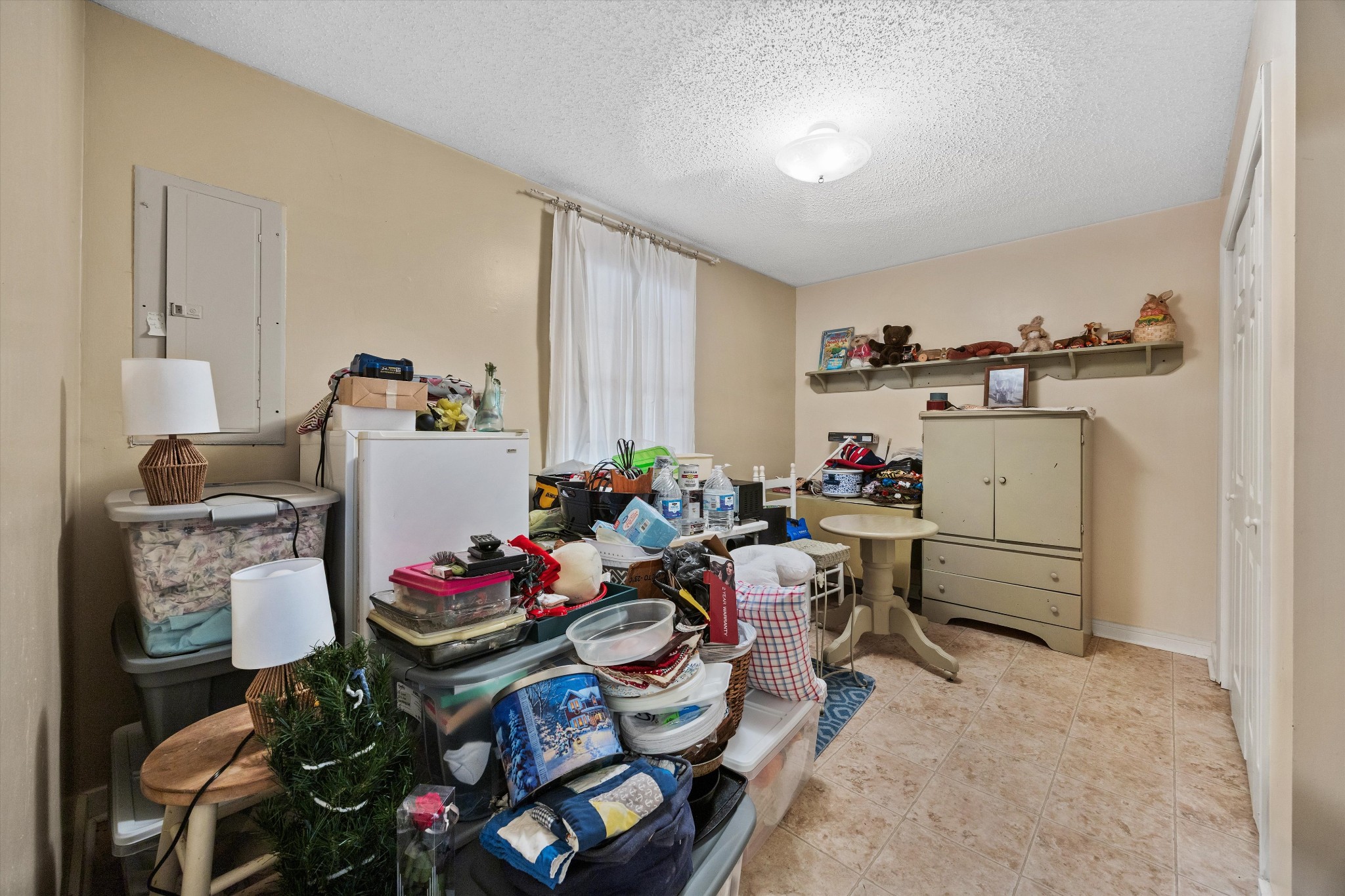 631 Holt Hollow Road Prospect, TN 38477 - Photo 19 of 41 a living room with furniture and a wooden floor