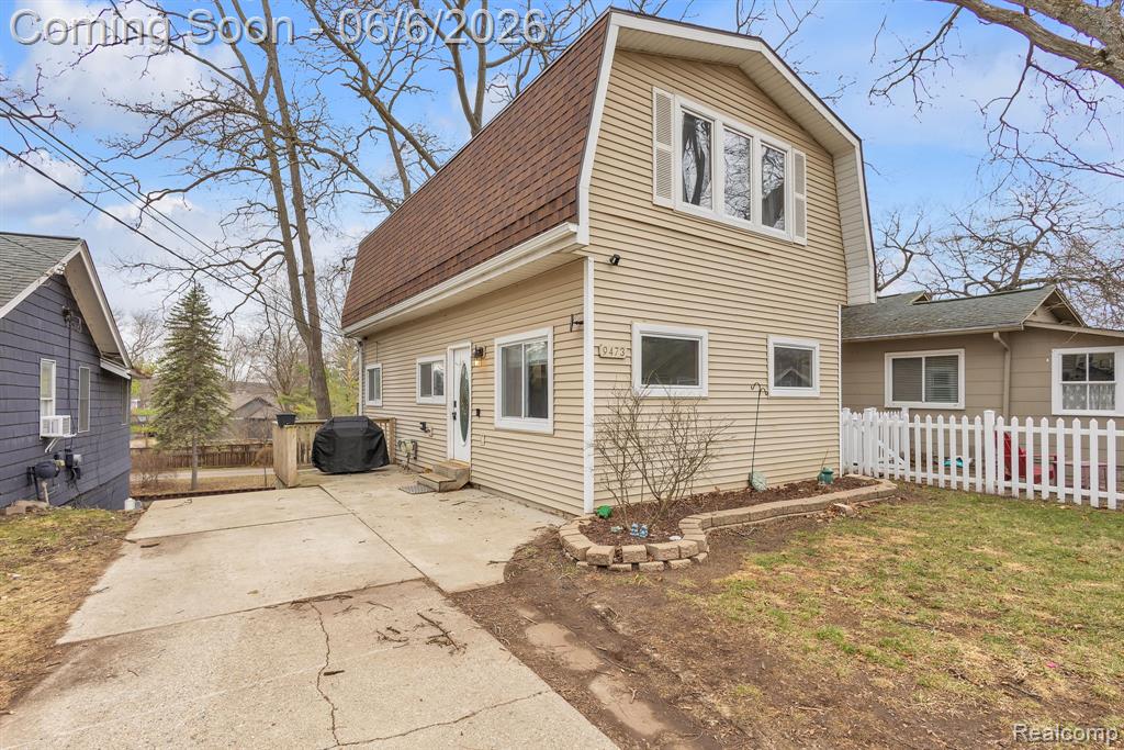 9473 Huron Street Pinckney, MI 48169 - Photo 1 of 37
