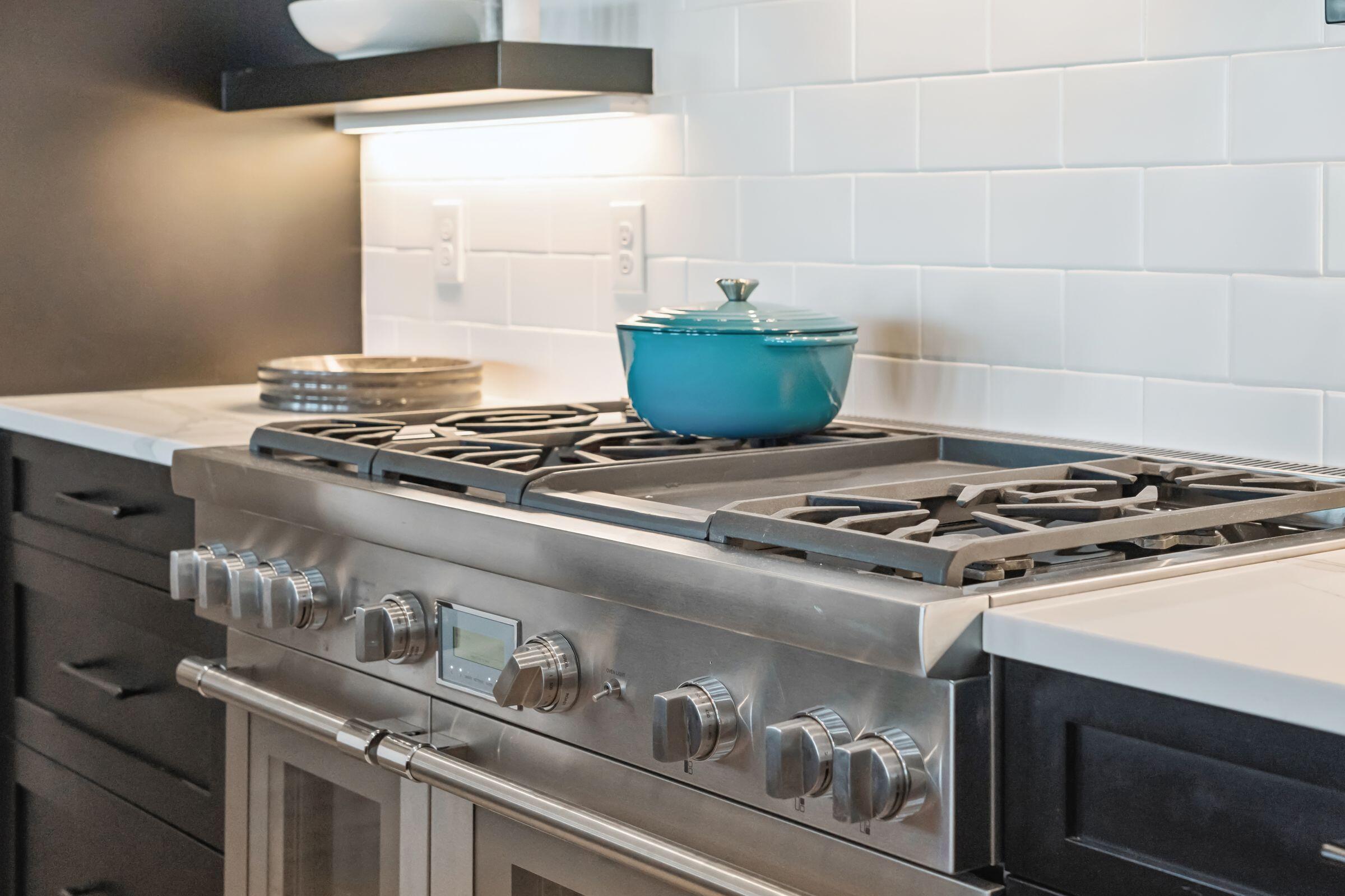 600 Waterman Street, Unit 732 Charleston, SC 29492 - Photo 11 of 61 gas range