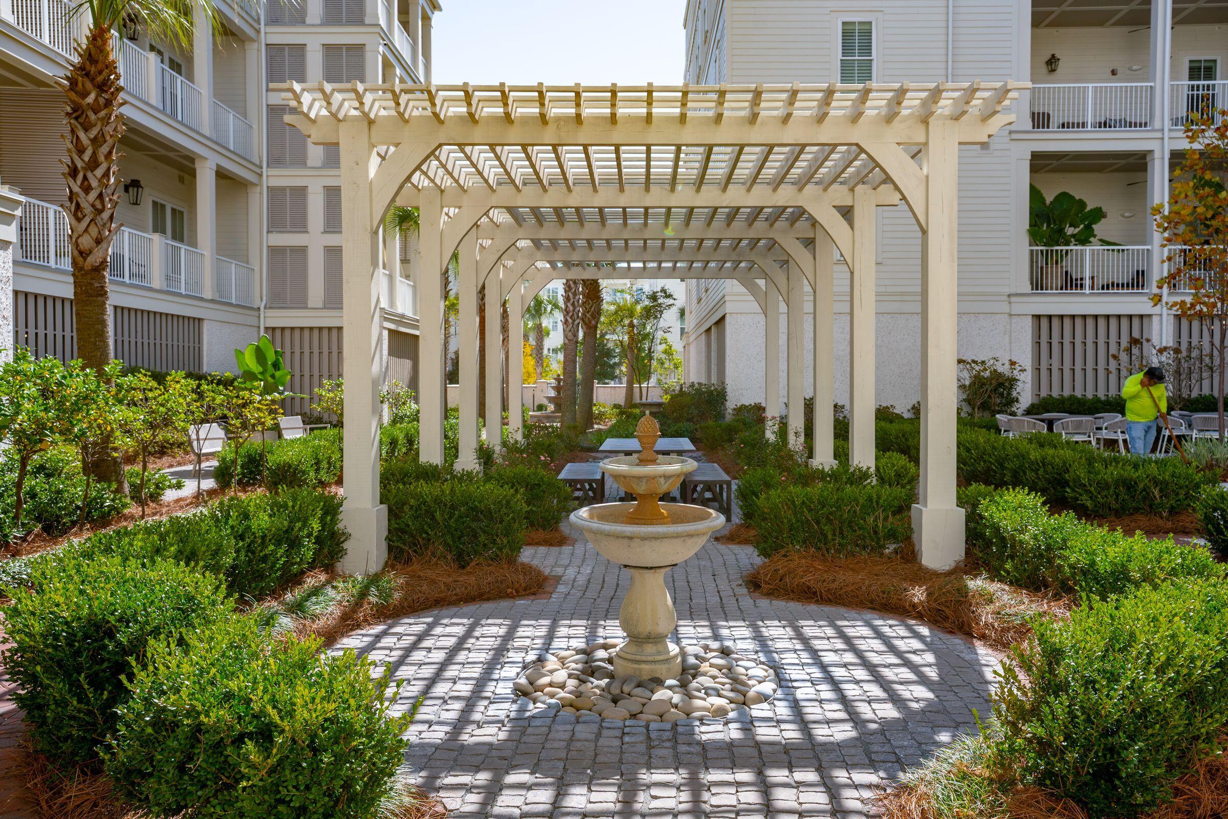 600 Waterman Street, Unit 732 Charleston, SC 29492 - Photo 5 of 61 courtyard