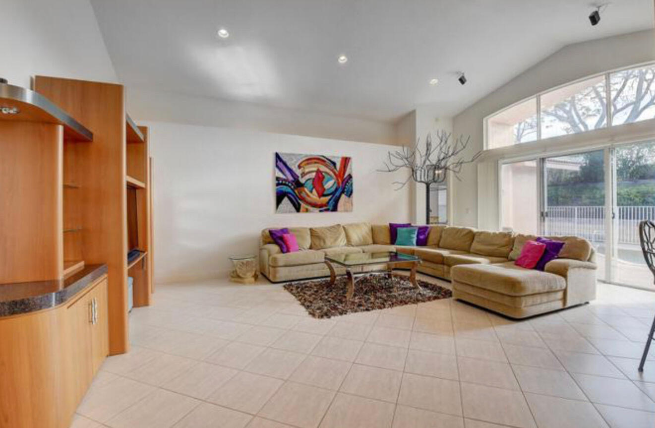 19305 Skyridge Circle Boca Raton, FL 33498 - Photo 6 of 30 IMG-8246