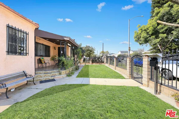 a view of outdoor space yard deck and patio