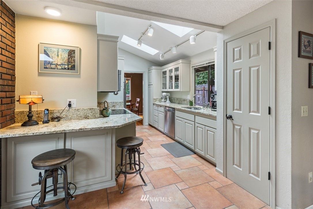 16209 Southeast 145th Street Renton, WA 98059 - Photo 8 of 23