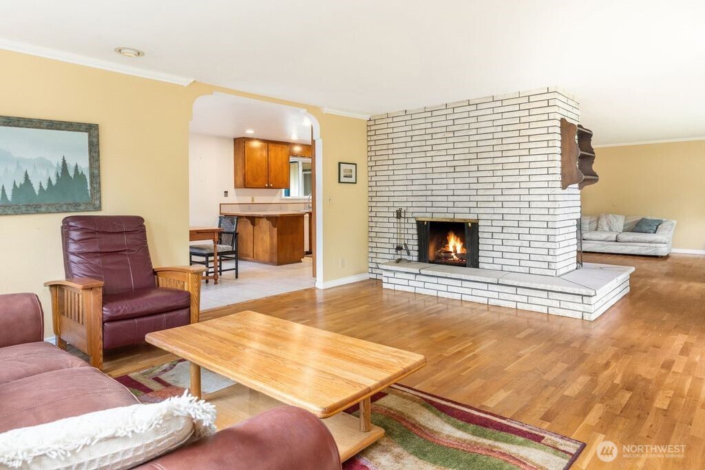1708 Monterey Court Northeast Renton, WA 98056 - Photo 5 of 26