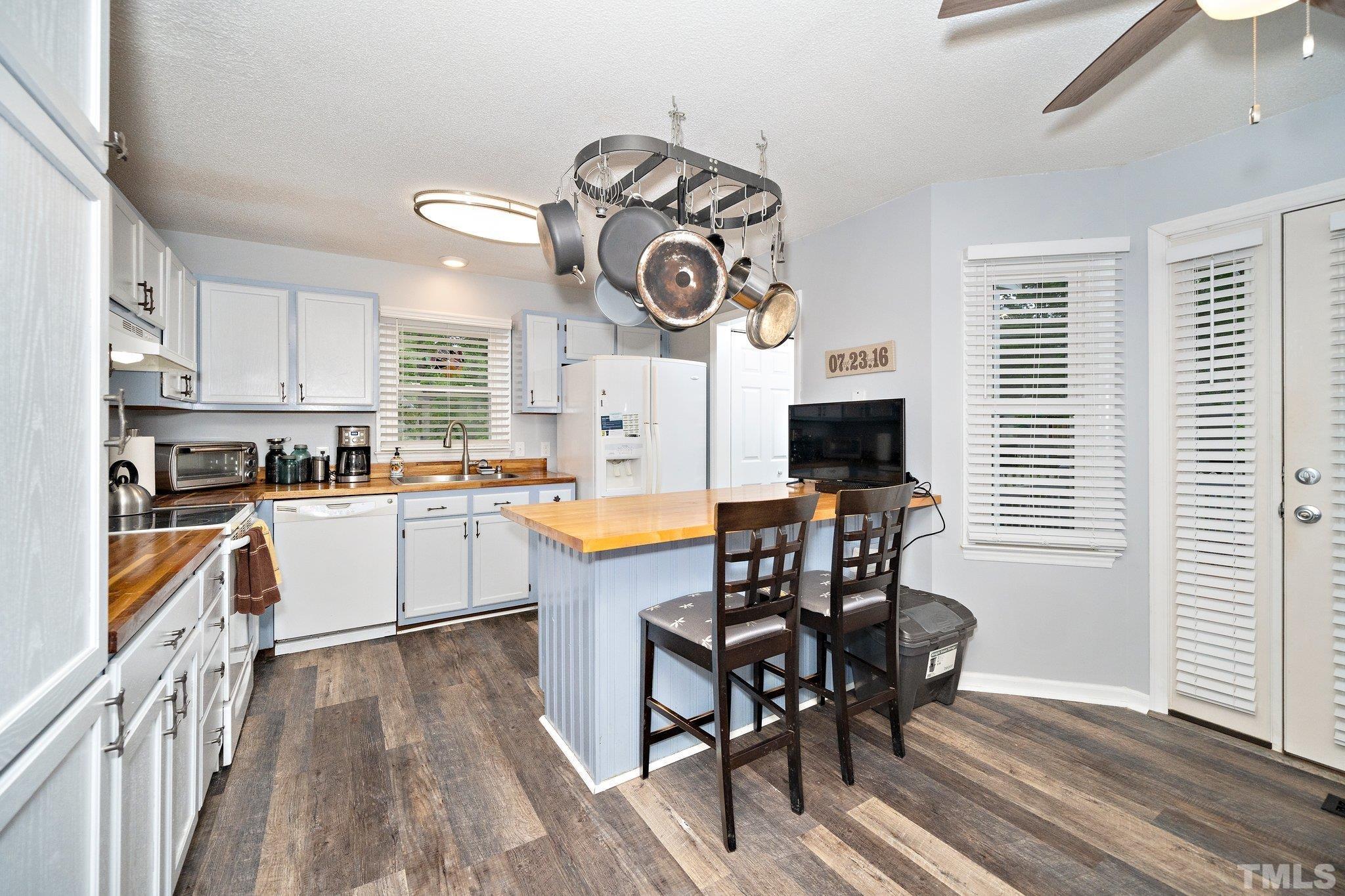 4605 Thurmount Place Raleigh, NC 27604 - Photo 10 of 28 Gallery Image 10