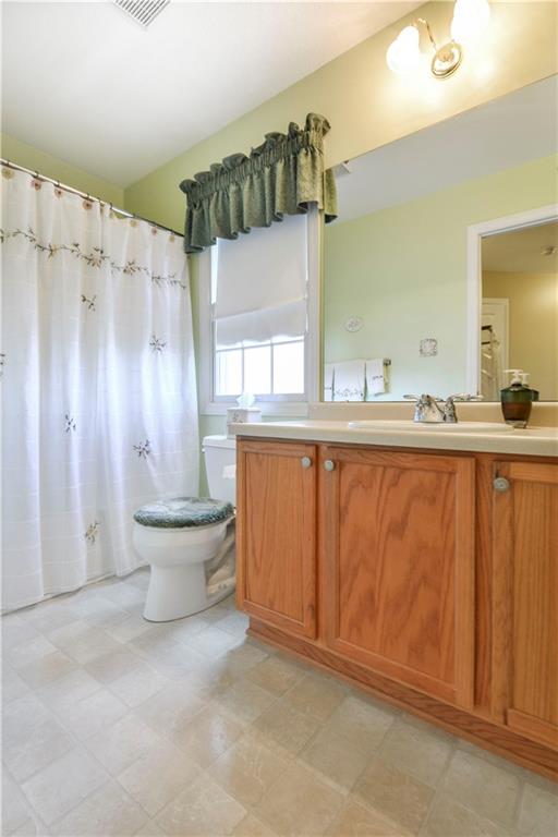 46 Castle View Drive McKees Rocks, PA 15136 - Photo 12 of 20 Full Bathroom