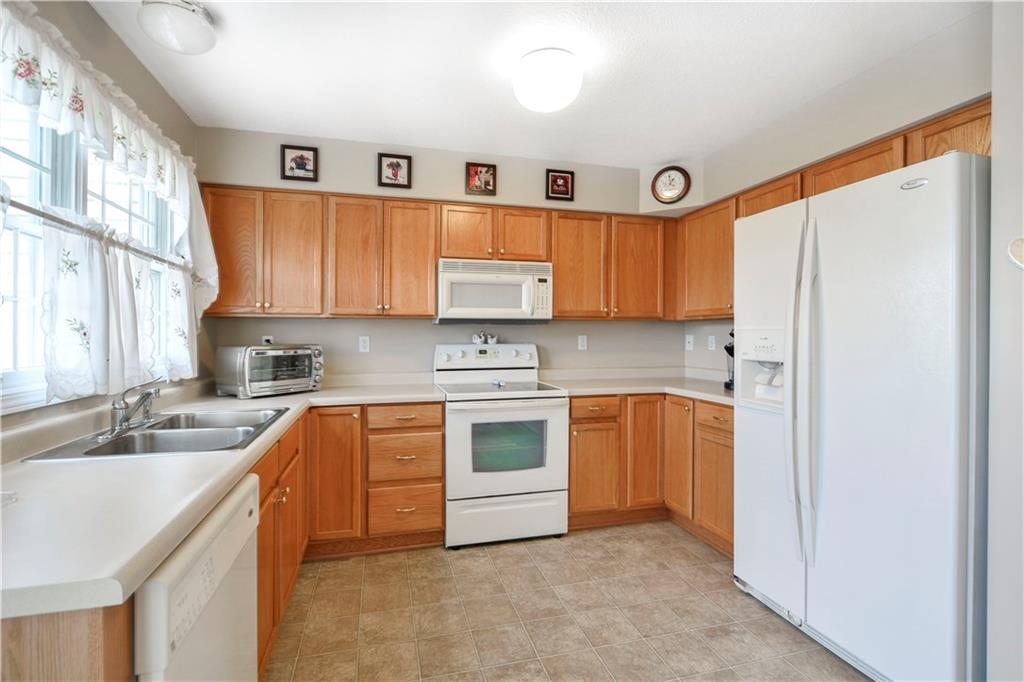 46 Castle View Drive McKees Rocks, PA 15136 - Photo 5 of 20 Kitchen