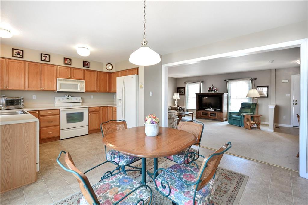 46 Castle View Drive McKees Rocks, PA 15136 - Photo 7 of 20 Eat in Kitchen