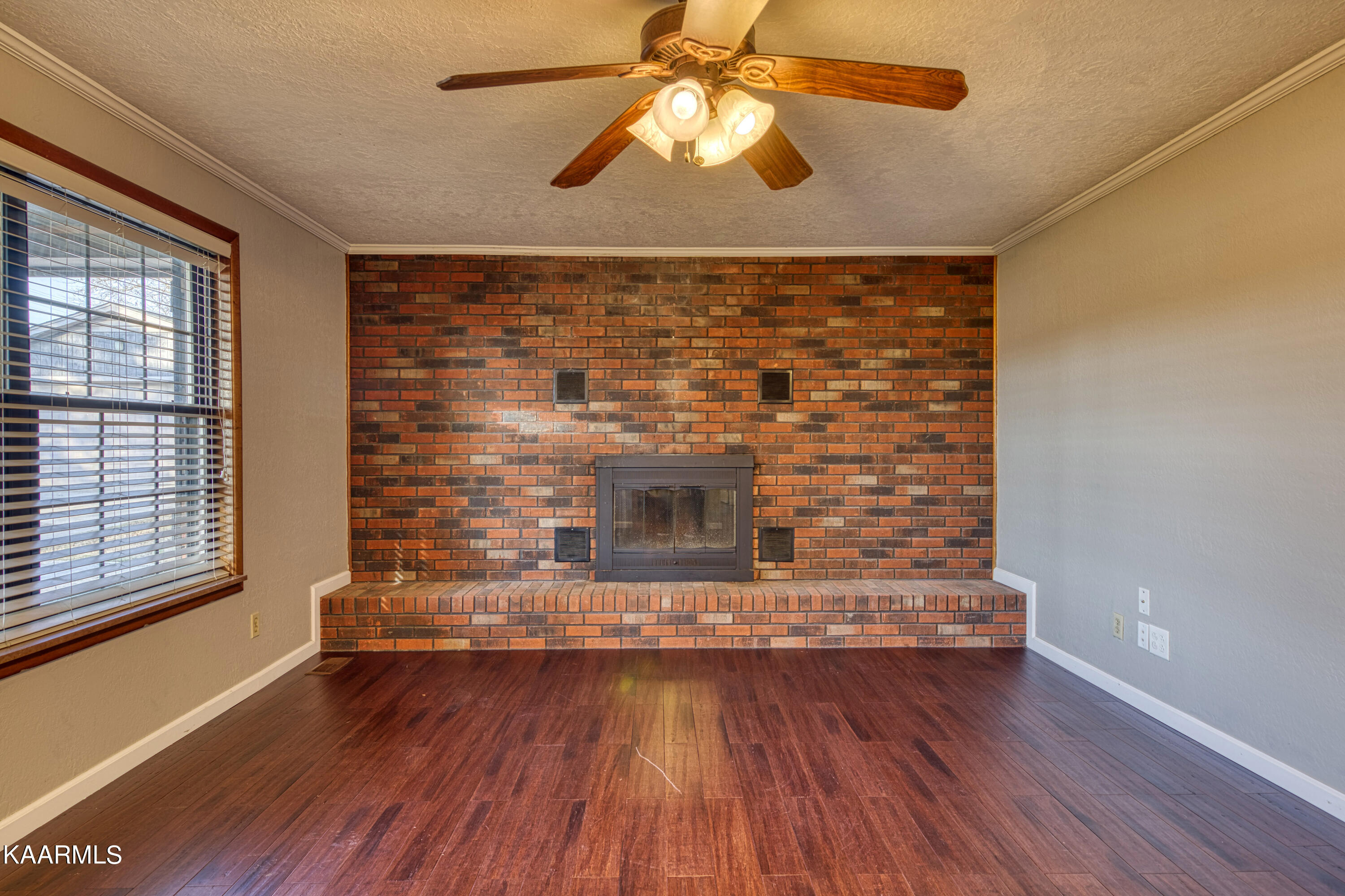 210 Joe Owen Road Clinton, TN 37716 - Photo 7 of 28 030A9399_Batch
