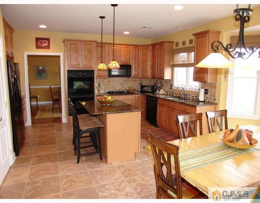8 Chambry Court Freehold, NJ 07728 - Photo 6 of 9