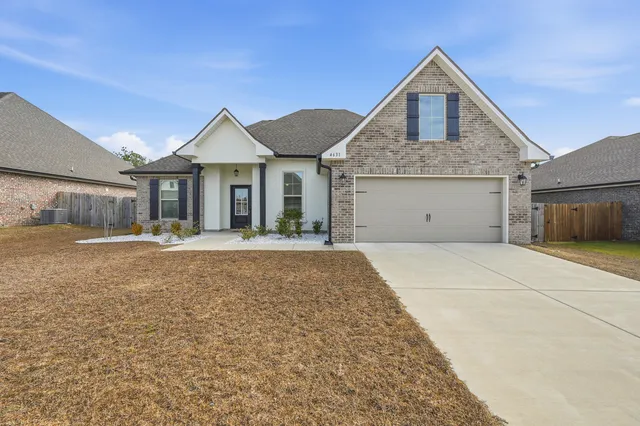 $399,900 | 4631 Jayhawk Drive, Crestview, FL 32539