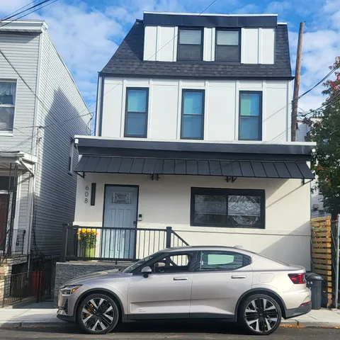 $999,999 | 608 37th Street, Union City, NJ 07087