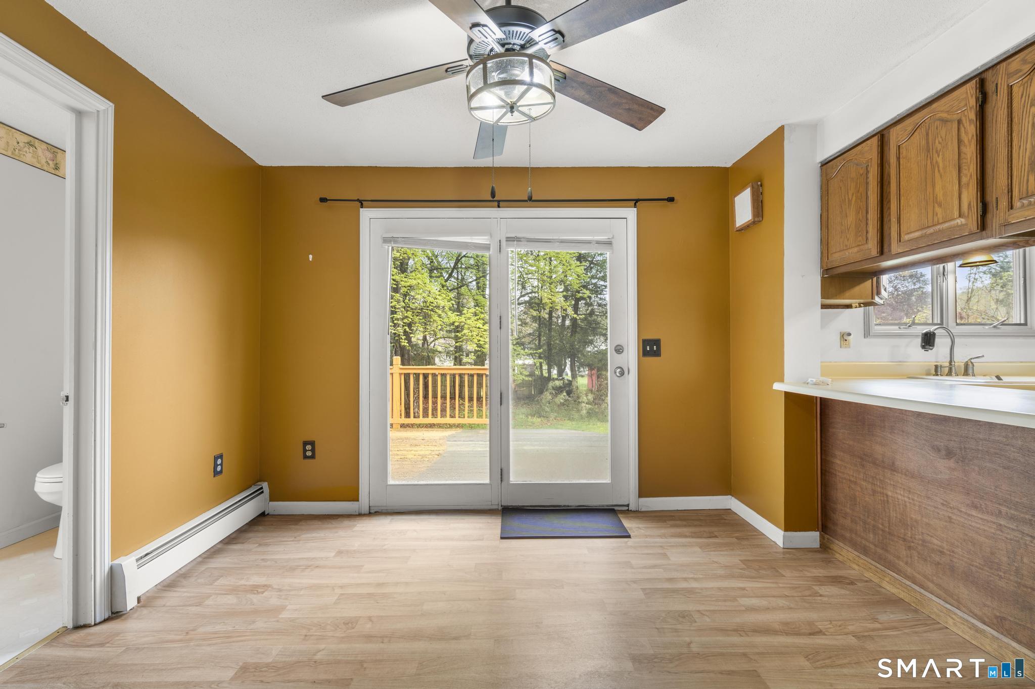 537 George Washington Road Enfield, CT 06082 - Photo 16 of 37